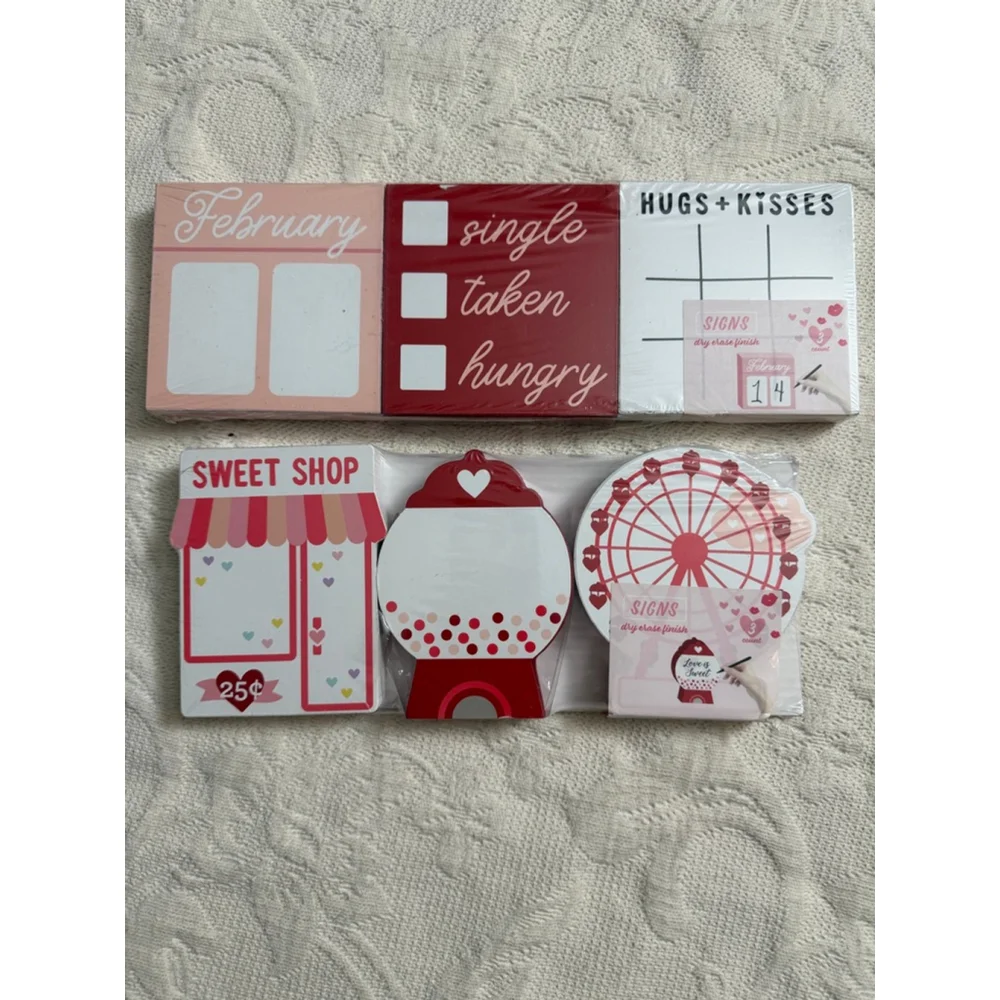Target Bullseye Valentine's Day small tray signs One Size Red Pink